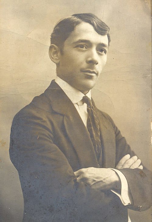 Əhməd Bəşir oğlu Bədəlbəyli (Ağdamski) – Azərbaycan operasının ilk simalarından biri