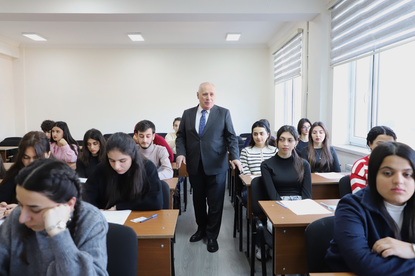 LDU-da payız semestrinin imtahan sessiyası davam edir - FOTO