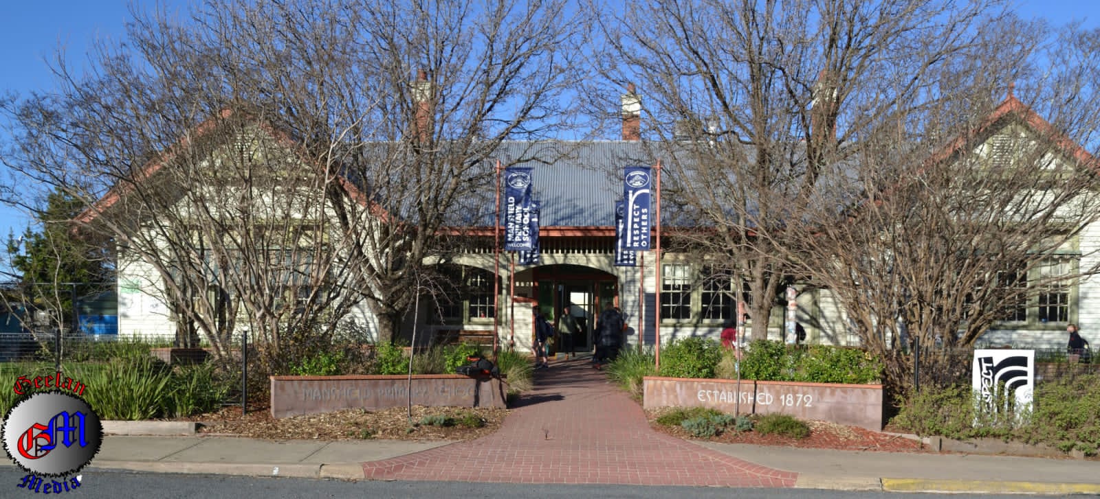 Mansfield İbtidai Məktəbi şagirdlər üçün qapılarını açdı