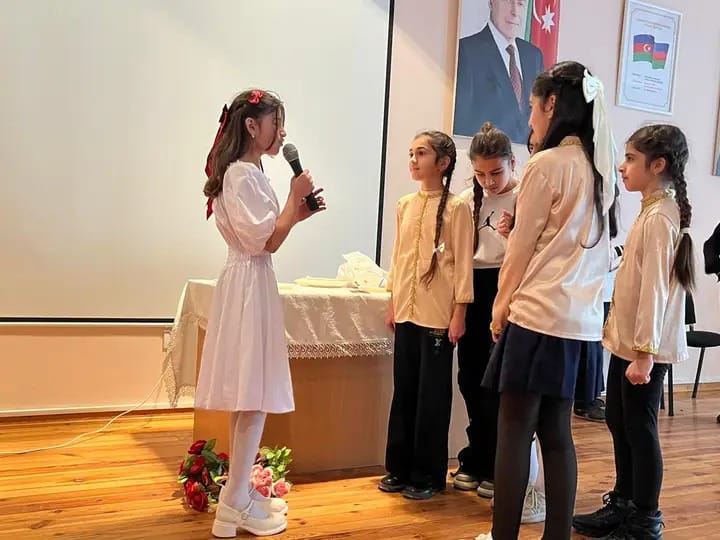 Astara 2 nömrəli məktəbdə “İngilis dili gecəsi” keçirildi