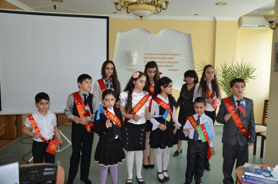 Kiyevdə Azərbaycan dilini tədris edən Səfayə Naibova: Dilimizi qorumaq xaricdə yaşayan azərbaycanlılar olaraq bizi də məsuliyyətli edir