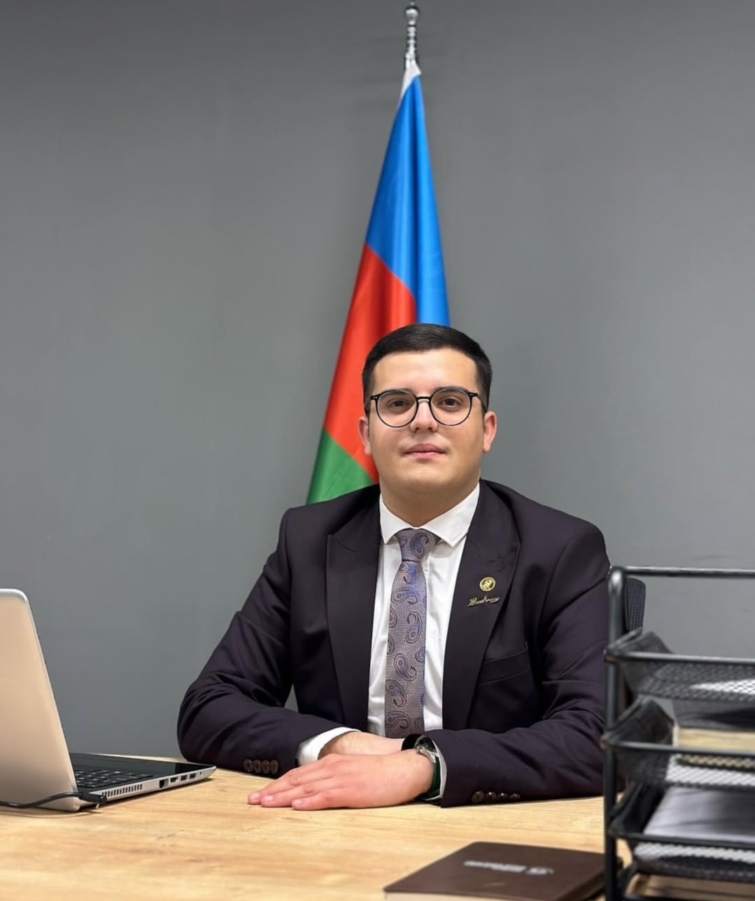 Əmrah Həsənli: "Möhtərəm Prezidentimizin Azərbaycan dili ilə bağlı mövqeyi milli məsuliyyət çağırışıdır!"