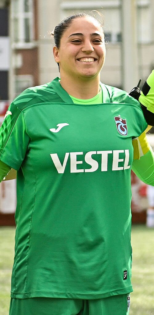 Aytac Şərifova – Azərbaycan qadın futbolunun etibarlı qapıçısı