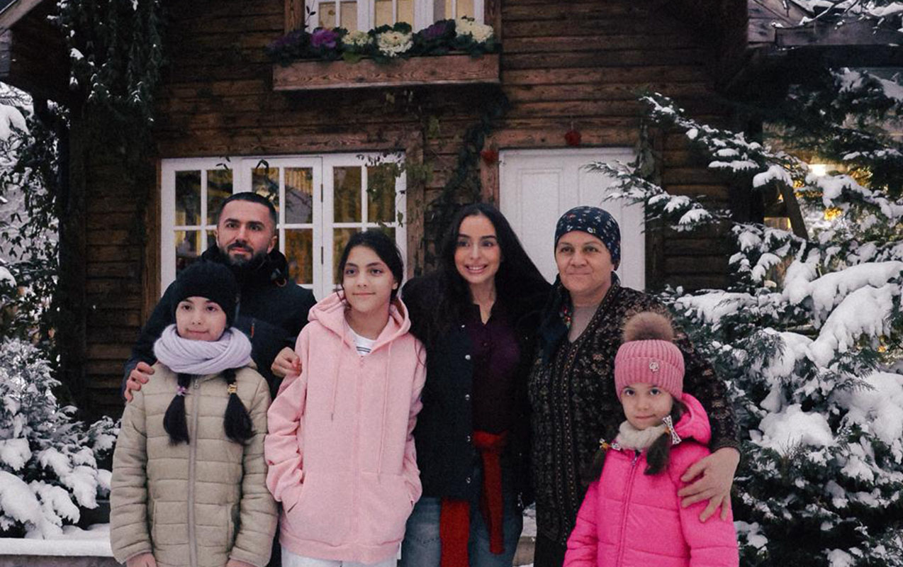 Leyla Əliyeva qızı ilə “Kənd həyatı”nın çəkilişində