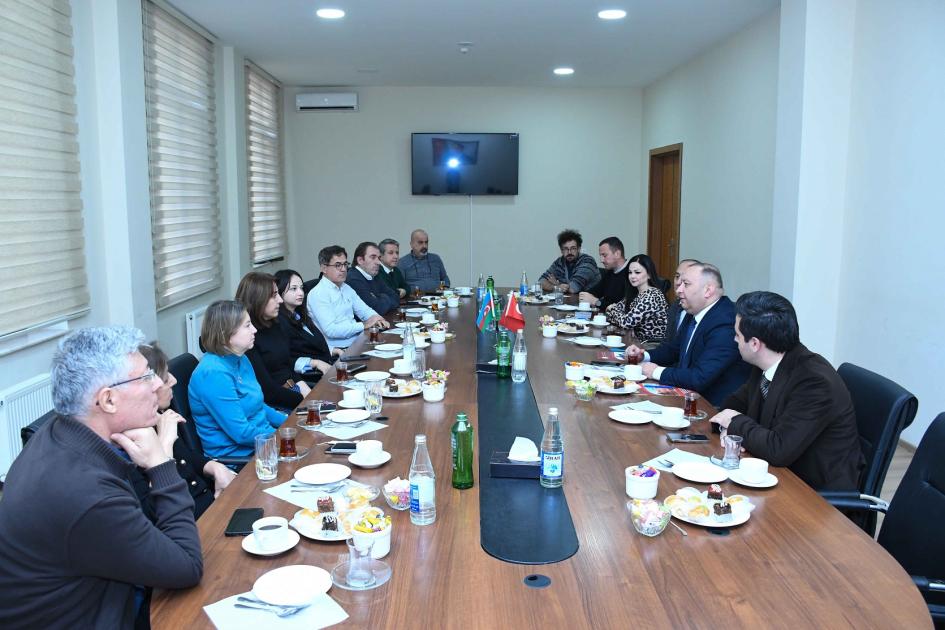 ADAU-da Ege Universitetinin professor-müəllim heyəti ilə görüş keçirilib