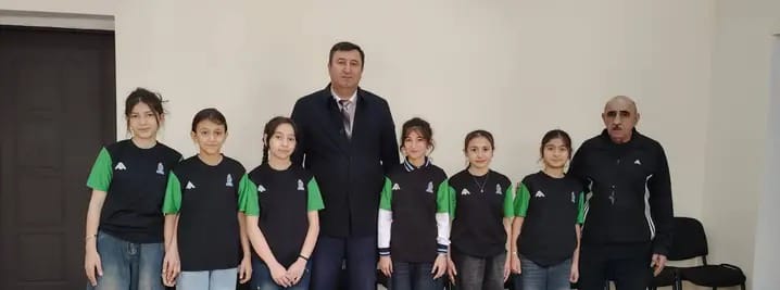 Futbol turnirində Elxan Məmmədov məktəbinin 5-ci sinif qız komandası birinci oldu