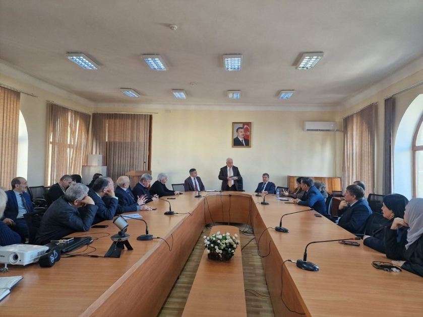 Fəlsəfə və Sosiologiya İnstitutunda Prezidentin mediaya müsahibəsinə həsr olunmuş elmi seminar keçirilib - FOTO