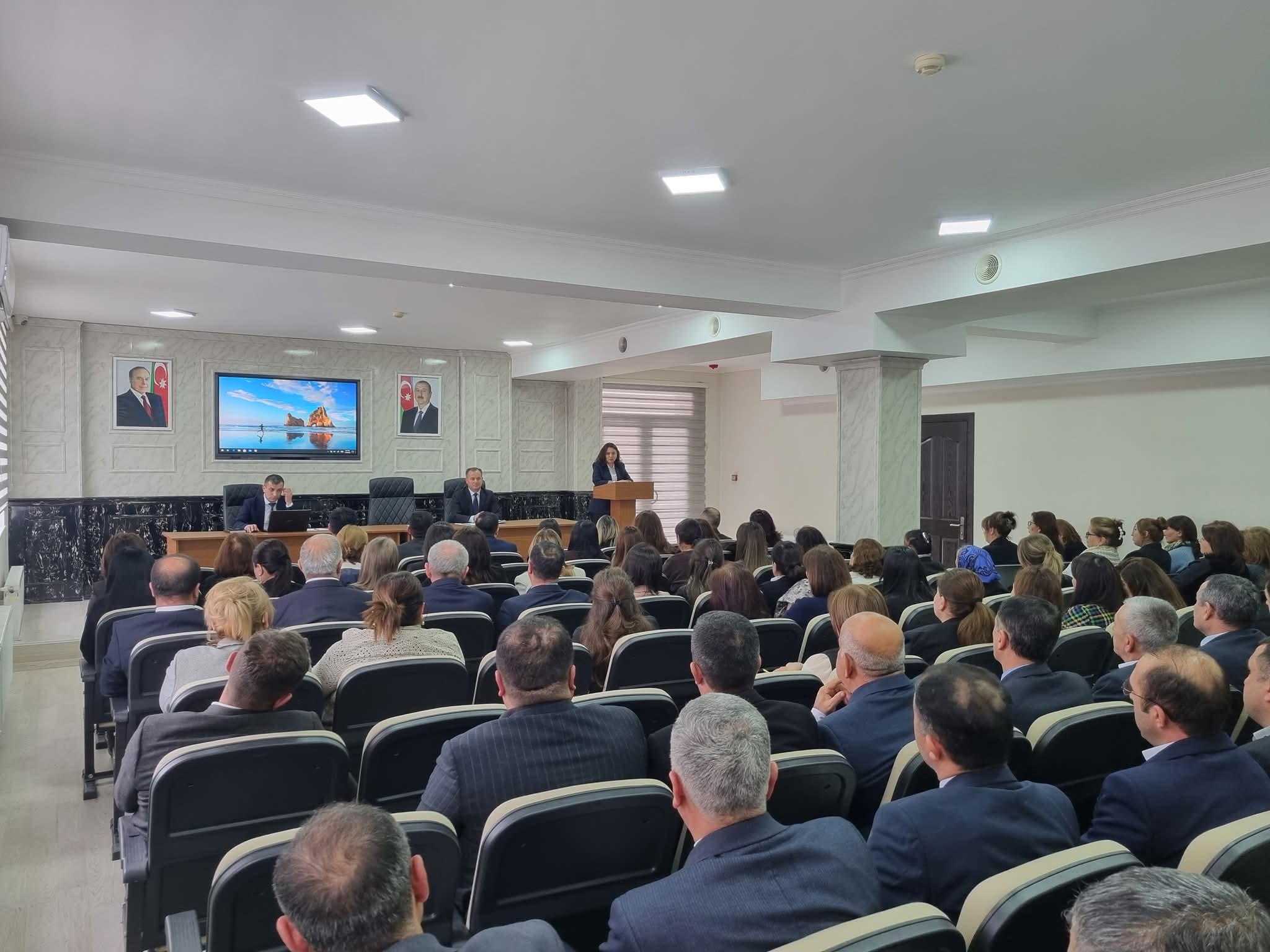 Şəki-Zaqatala Regional Təhsil İdarəsində məktəb direktorları ilə görüş keçirilib - FOTO