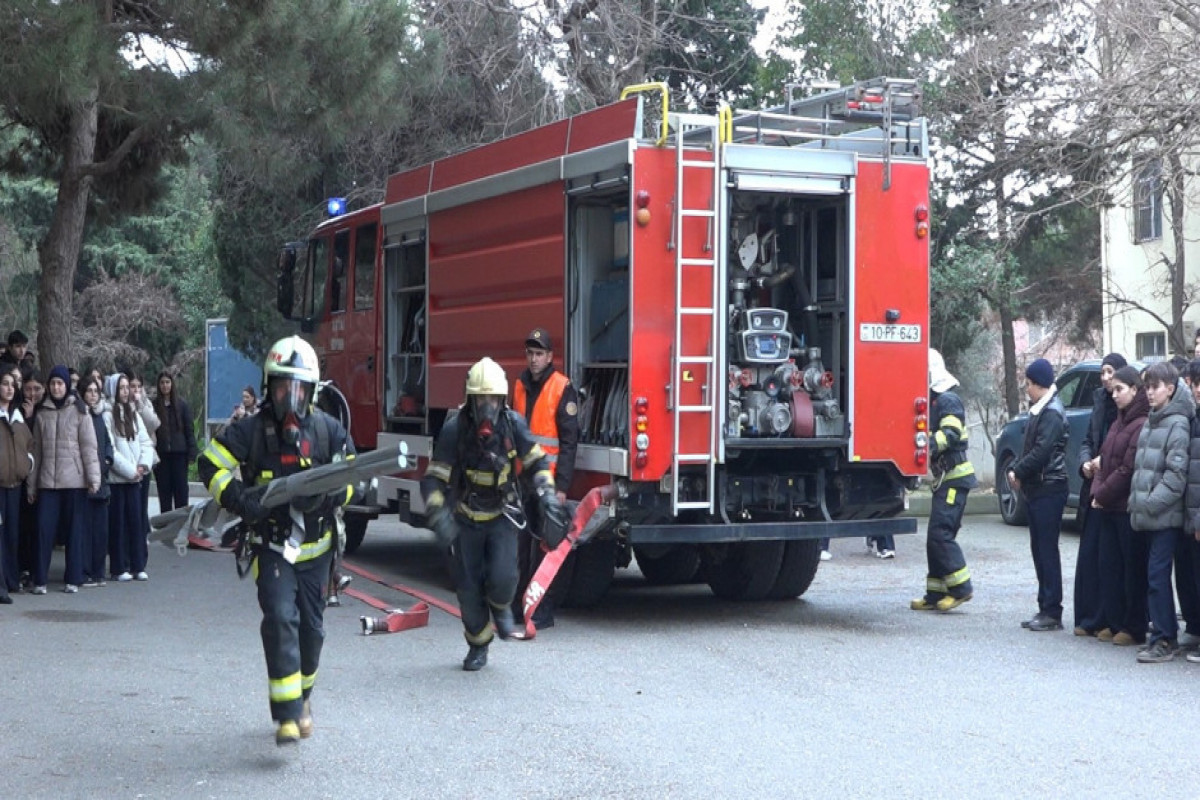 FHN orta məktəbdə təlim keçirib - FOTO