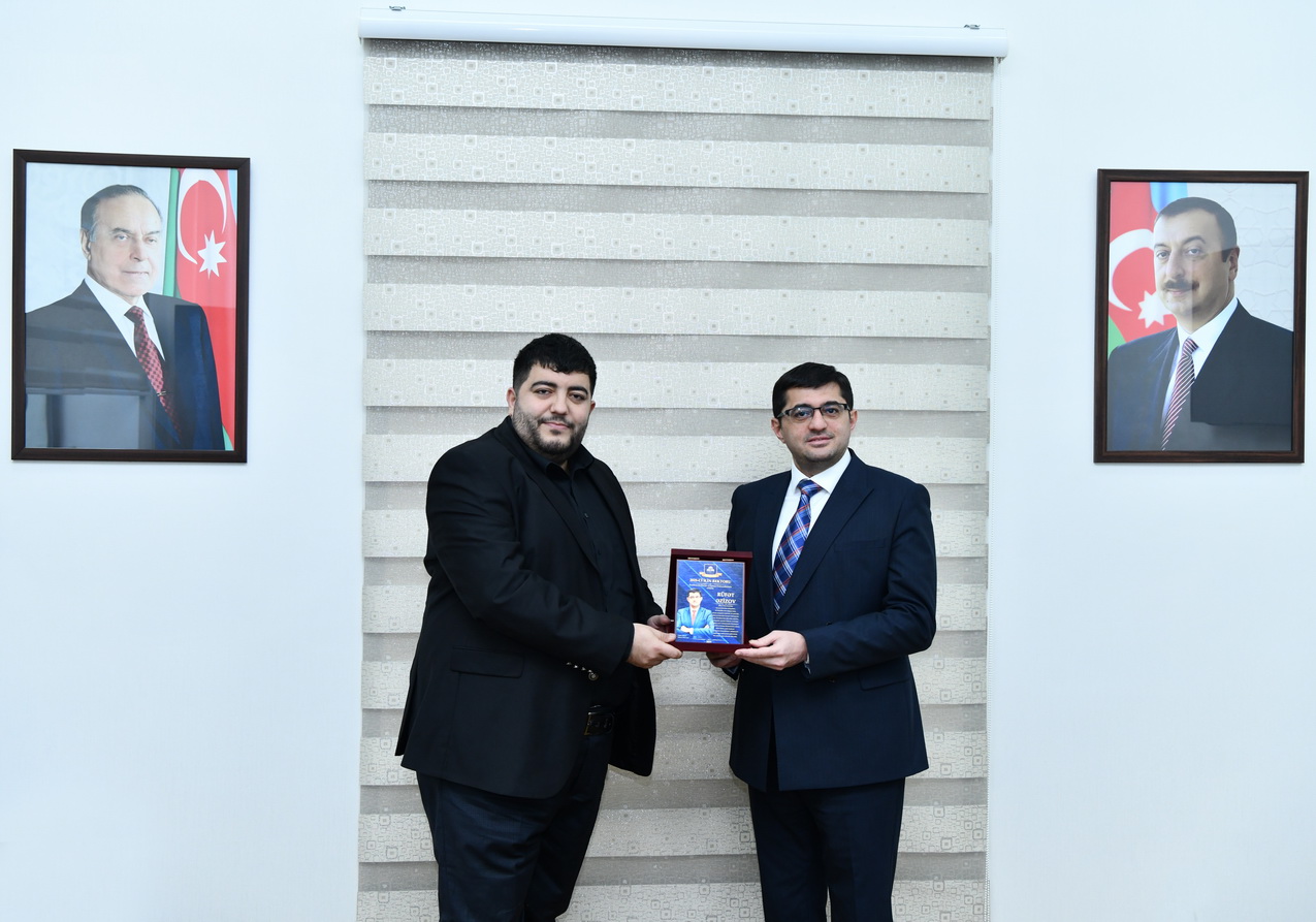 ADNSU-nun rektoruna “2025-ci ilin ən yaxşı rektoru” mükafatı təqdim edilib