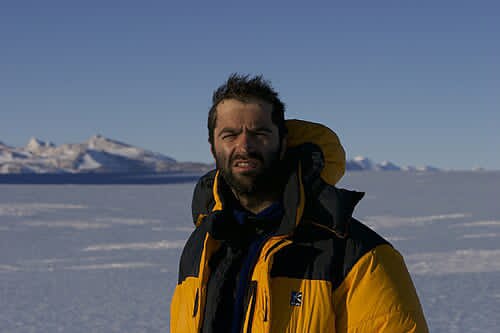 2001-ci ilin tarixi uğuru: İsrafil Aşurlı Kilimancaro zirvəsində