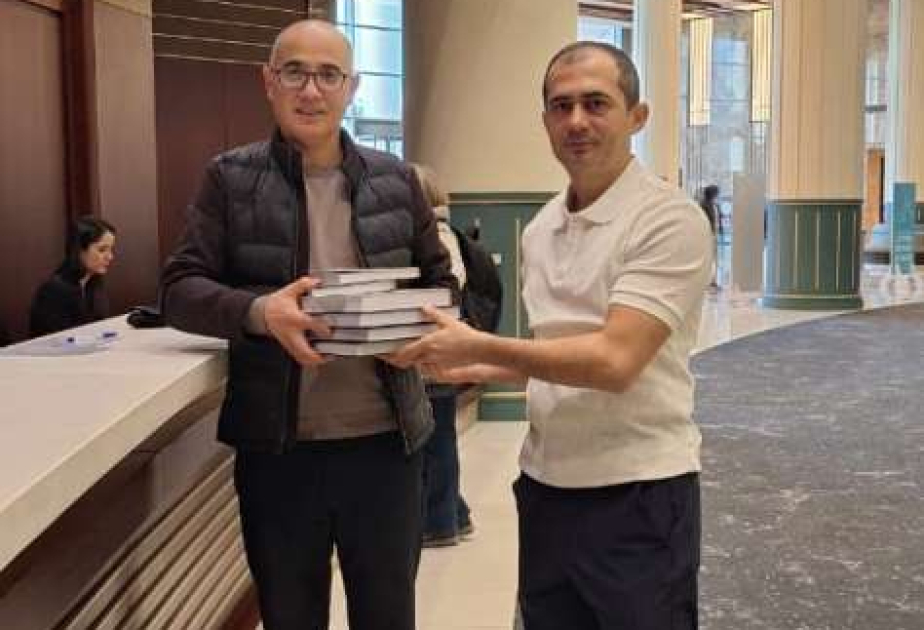 Coğrafiyaçı alimin kitabları Türkiyənin Prezident Kitabxanasına hədiyyə edilib