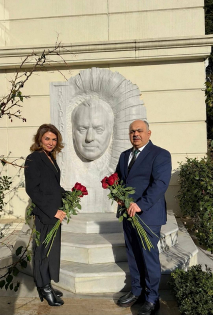 Milli Dram Teatrı İstanbul Şəhər Teatrları və Qazaxıstan Milli Teatrı ilə memorandum imzalayıb - FOTO