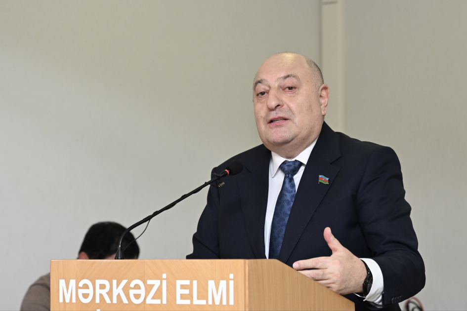 AMEA-nın müxbir üzvü Elşad Qurbanovun 75 illik yubileyi qeyd olunub - FOTO