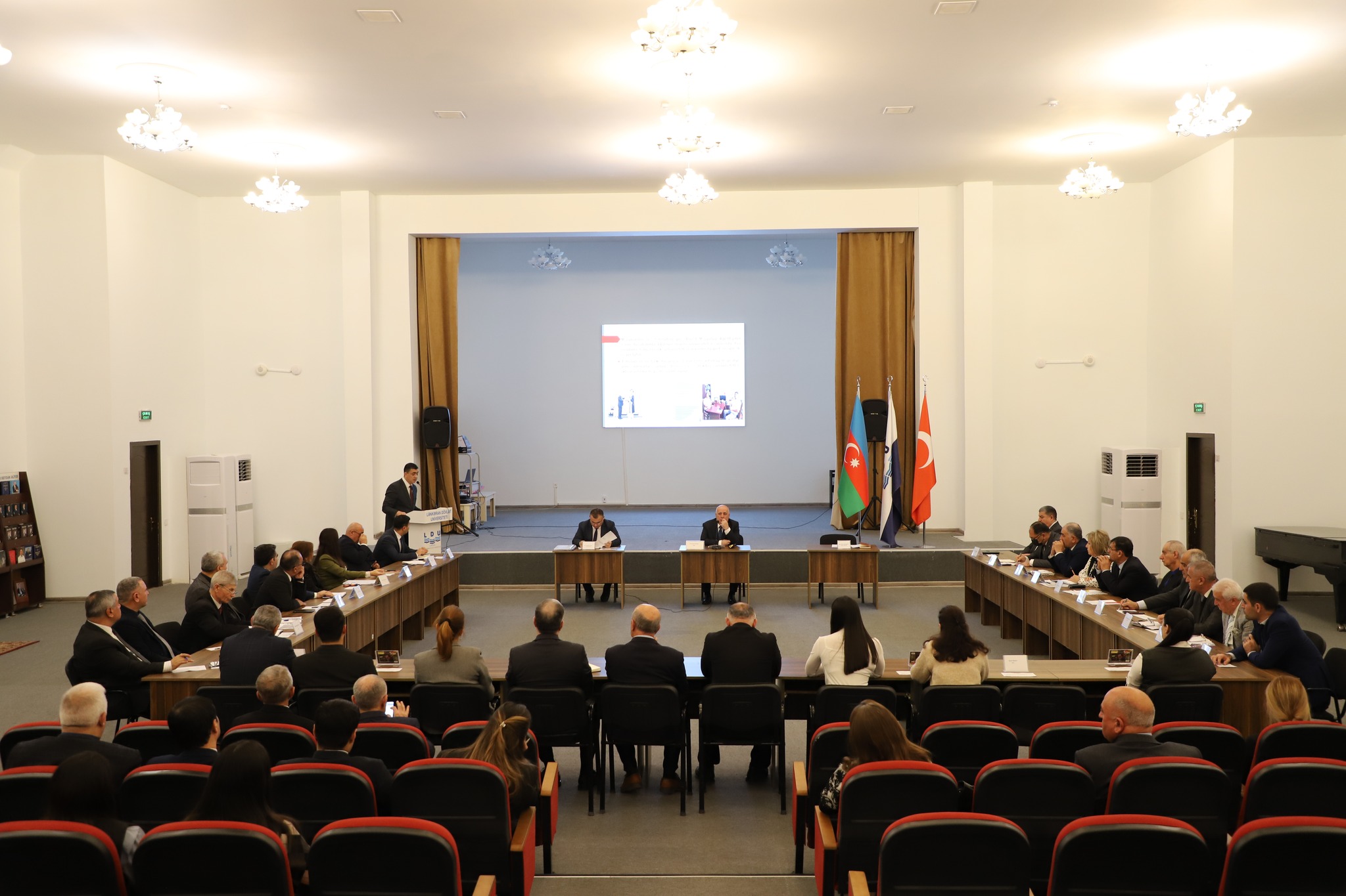LDU Elmi şurasının yeni ildə ilk iclası keçirilib