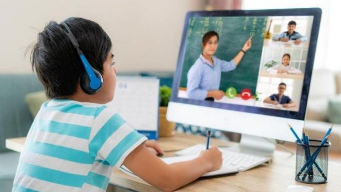 Rayonlarda distant təhsil başlayır