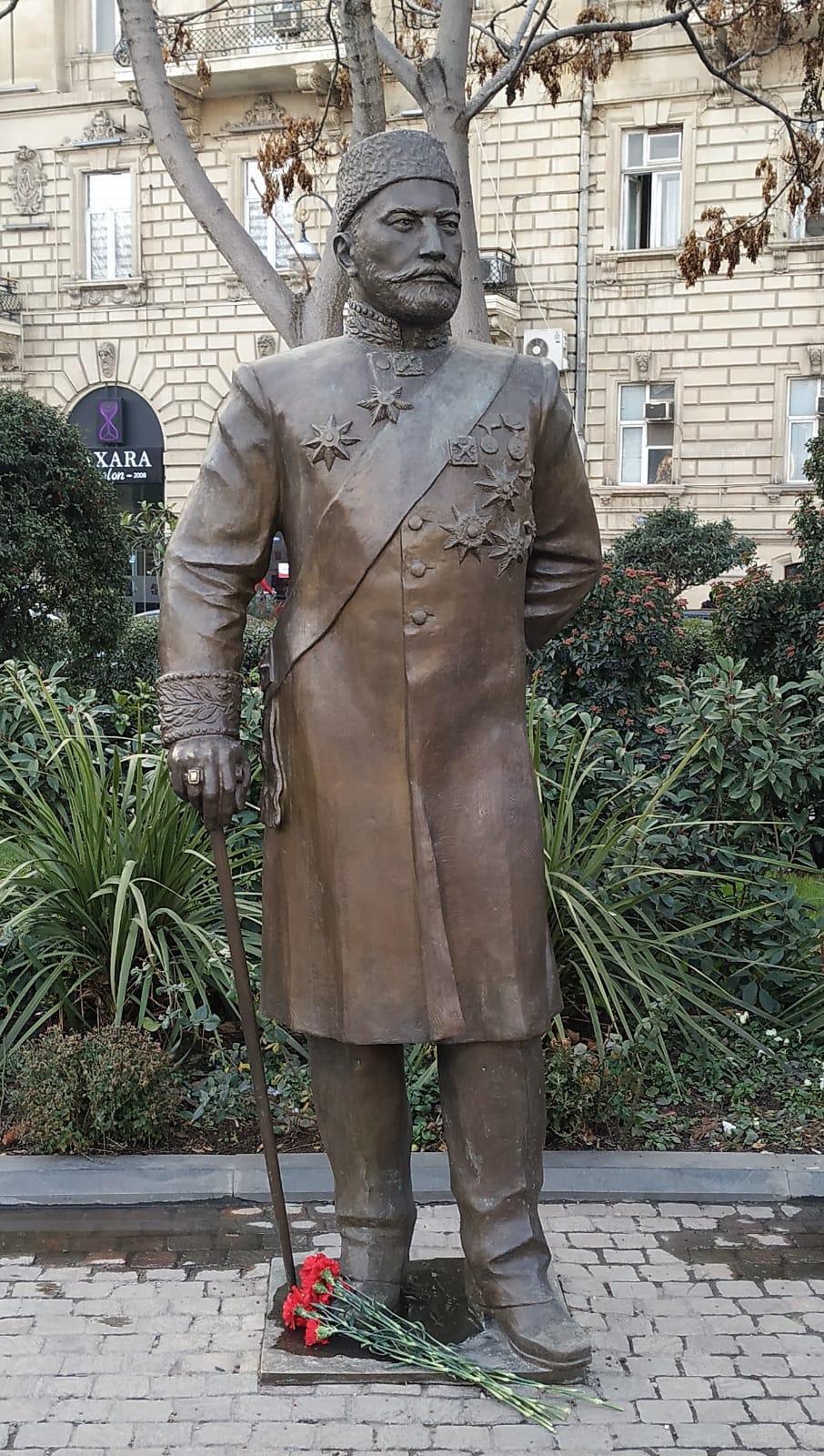 Bakıda Zeynalabdin Tağıyevin heykəlinin açılışı olub