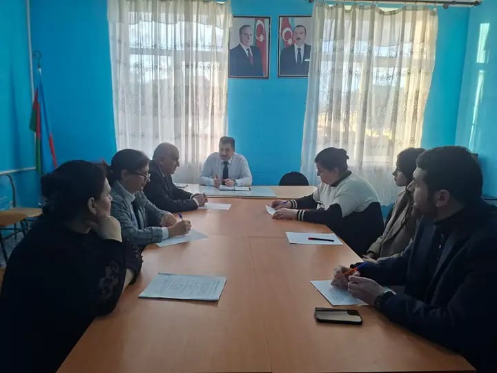 Astara şəhər 4 saylı məktəbdə daxili keyfiyyət təminatı və özünüqiymətləndirmə komissiyasının iclası keçirilib