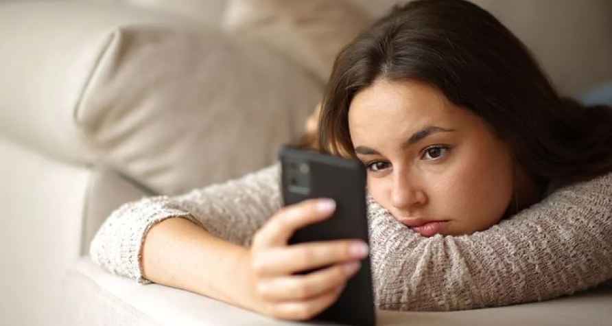 Süni intellekt bumu əks-reaksiya doğurdu: analoqa qayıdış başlayıb