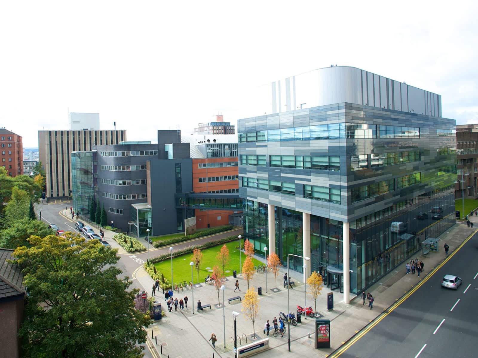 Strathclyde Universitetində 400-dən çox işçi tətil ehtimalını səsə qoyur