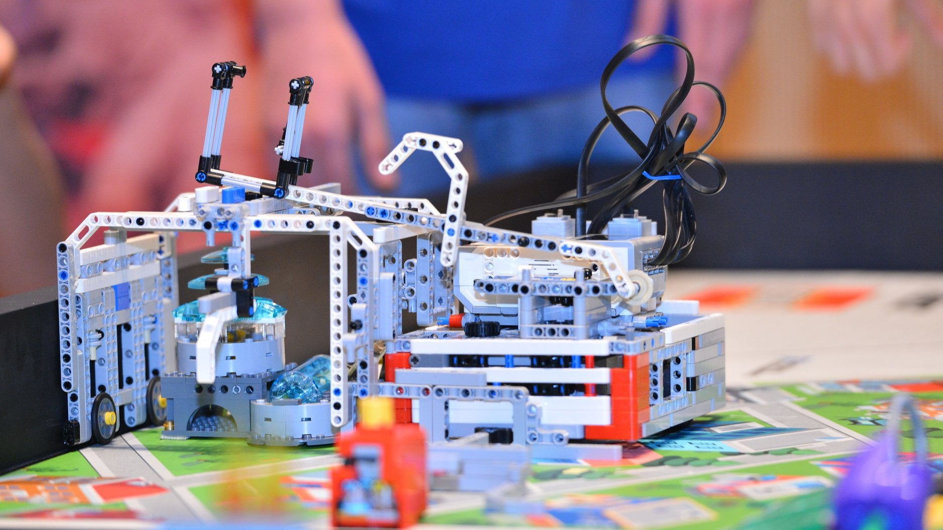 Məktəblilər üçün robototexnika yarışları keçiriləcək