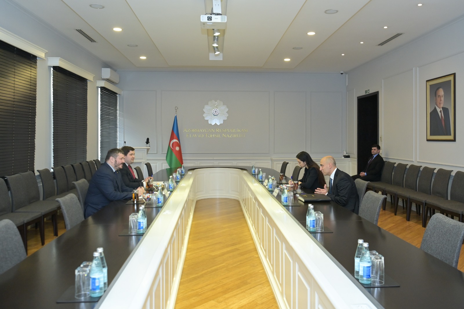 Elm və təhsil naziri Ukraynanın Azərbaycandakı səfiri ilə görüşüb