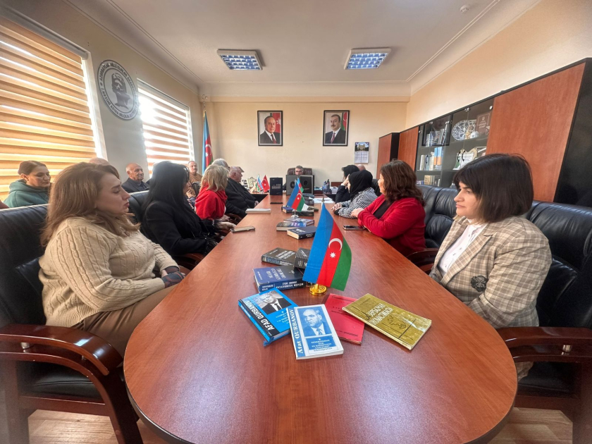 Dilçilik İnstitutu Afad Qurbanovun elmi irsi ilə bağlı sessiya keçirib - FOTO