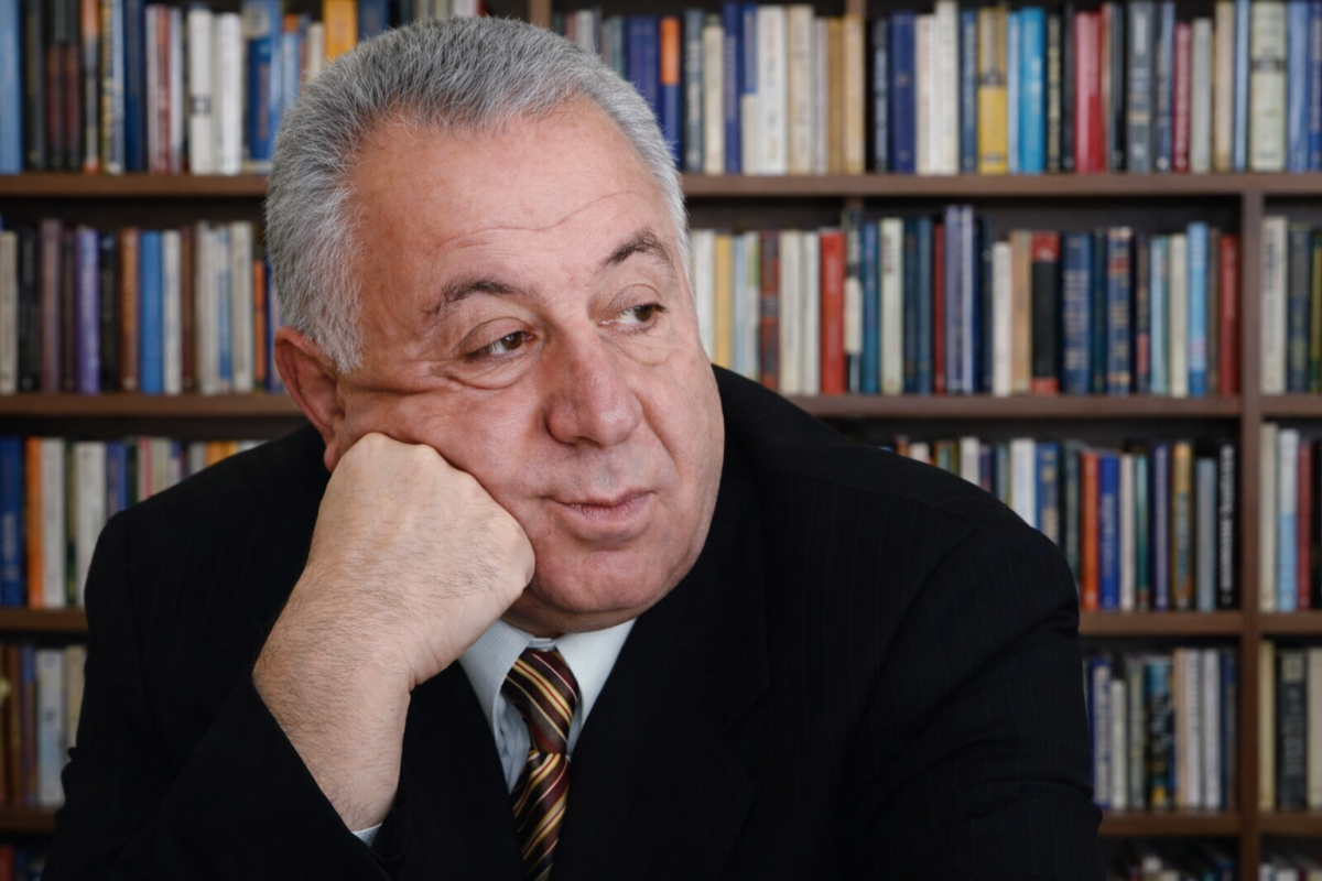 "Dünya sənin, dünya mənim..." - Hüseynbala Mirələmovun yeni hekayəsi