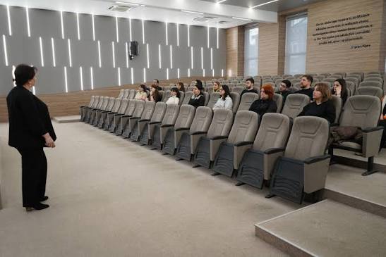 Zal nəzarətçiləri üçün təlimlər davam edir