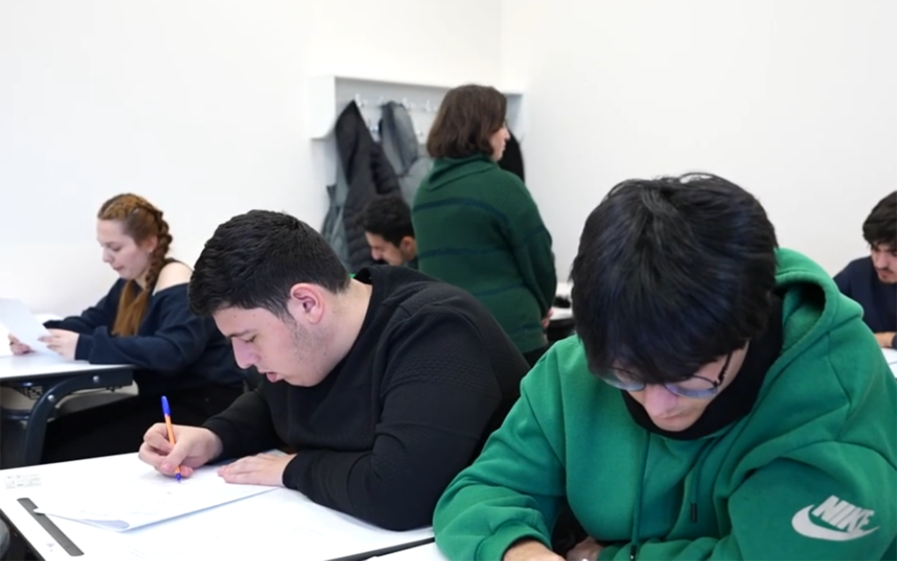 Qarabağ Universitetinin tələbələri imtahanda - Reportaj