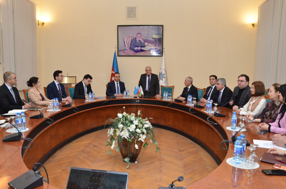 Dövlət İdarəçilik Akademiyası və RİİB arasında əməkdaşlığa dair memorandum imzalanıb - FOTO