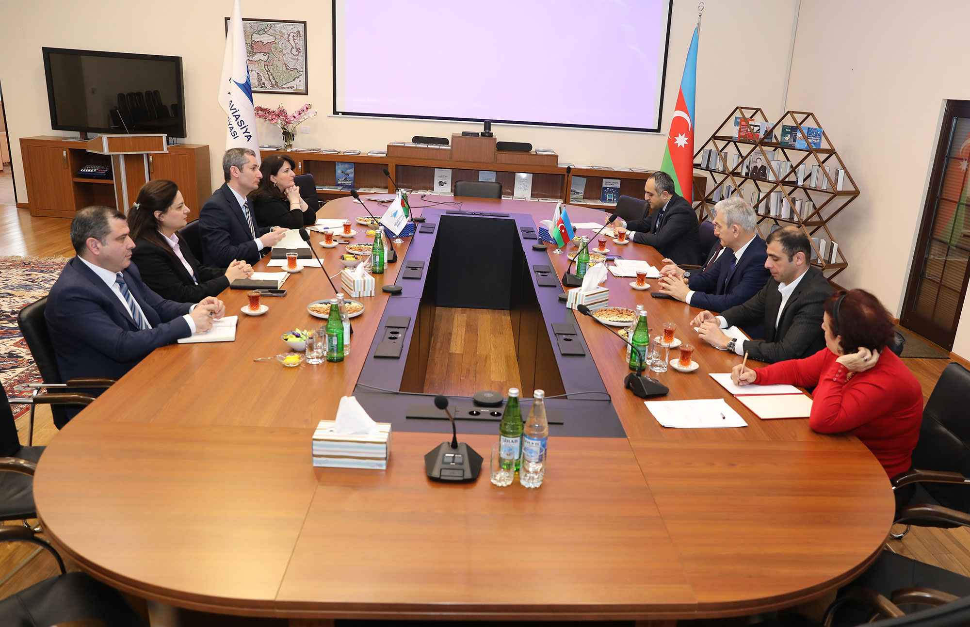 “Elm və təhsilə birgə baxış” layihəsi çərçivəsində görüş keçirilib - FOTO