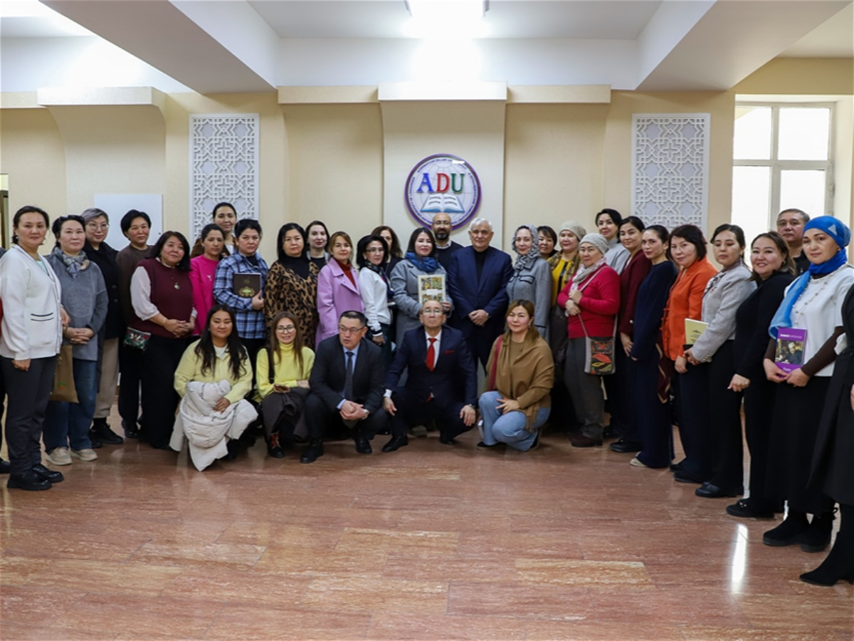 ADU-da Qazaxıstan, Özbəkistan və Qırğızıstan nümayəndələri ilə görüş keçirilib - FOTO