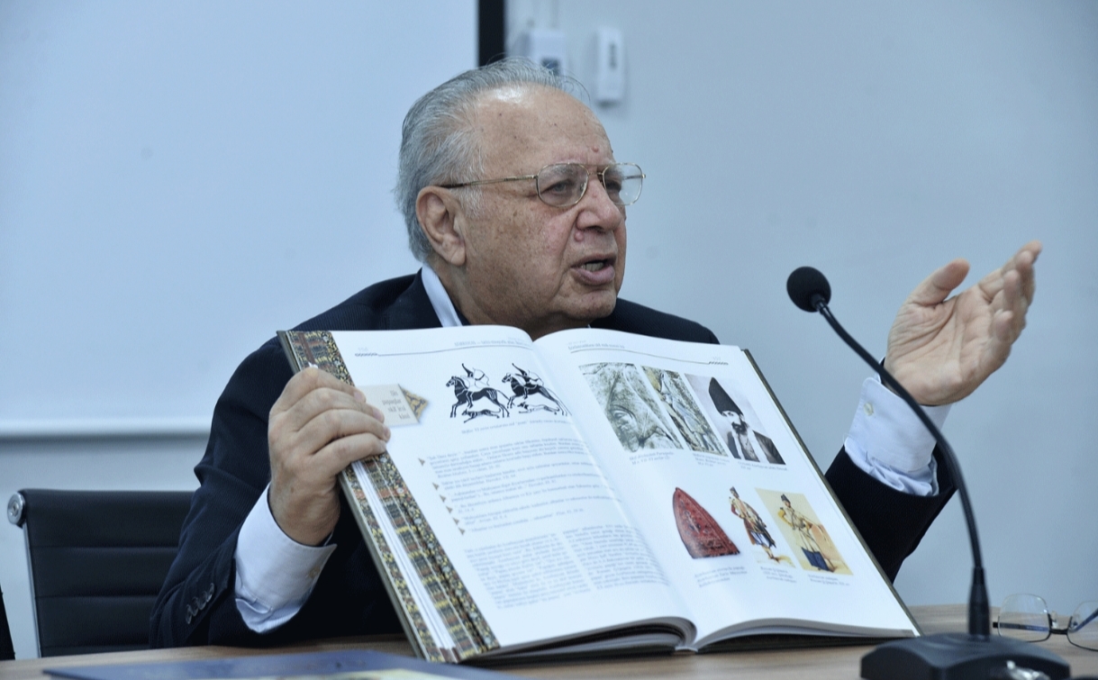 Tarix müəllimləri ilə Həsən Həsənovun görüşündə tarixi-coğrafi və etnoqrafik atlaslar müzakirə olunub - FOTO