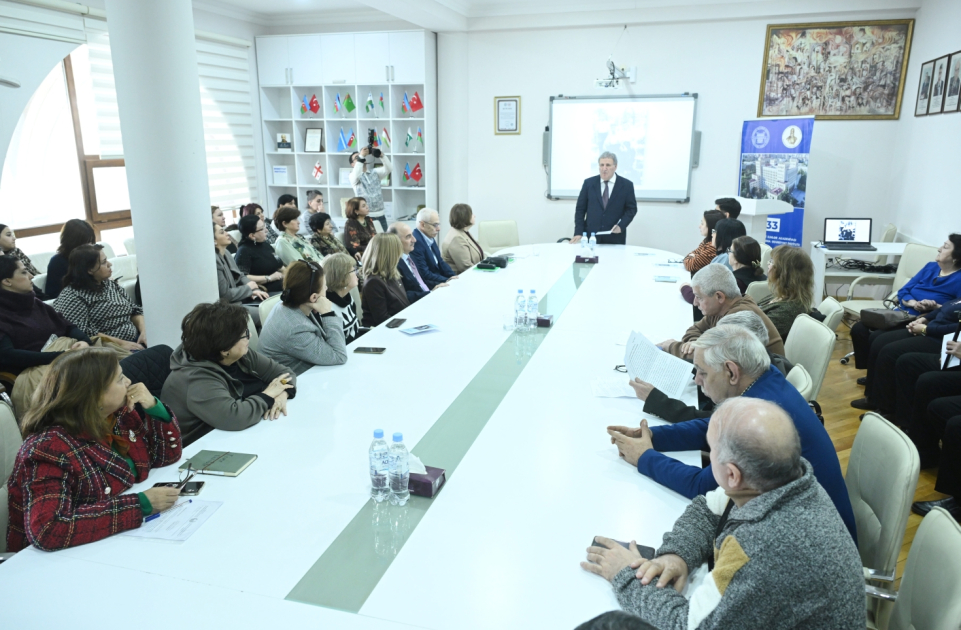 Ədəbiyyat İnstitutunda Araz Dadaşzadənin 90 illik yubileyinə həsr olunmuş elmi sessiya keçirilib - FOTO