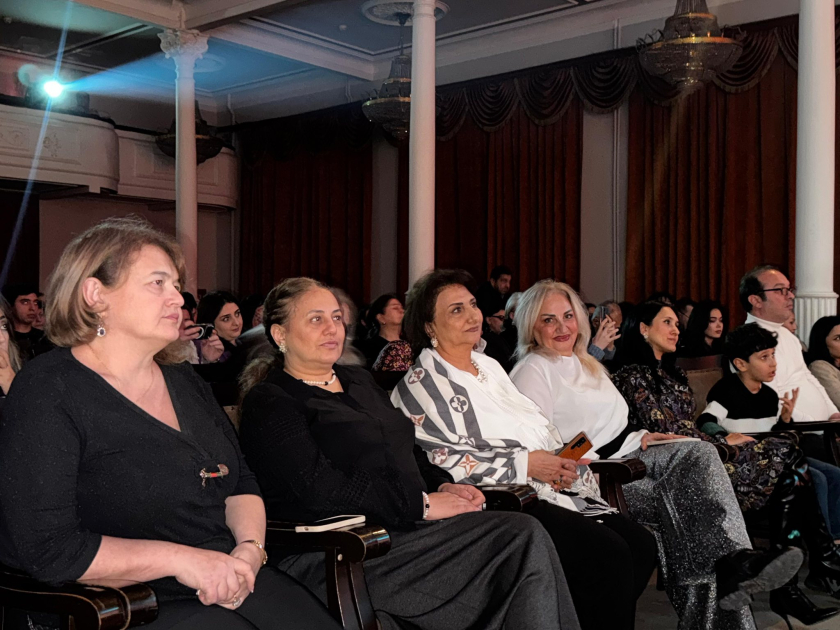 Azərbaycan Dövlət Mahnı Teatrında retro gecə - 80-ci illərin hit mahnıları - FOTO