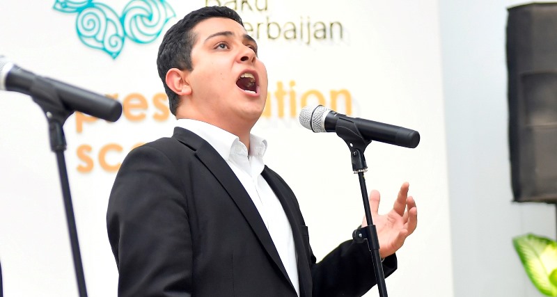 Prezidentin təltif etdiyi gənc əlil ifaçıdır