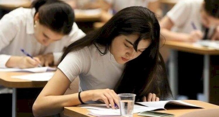 Bu gün bu şəxslər imtahan verir 