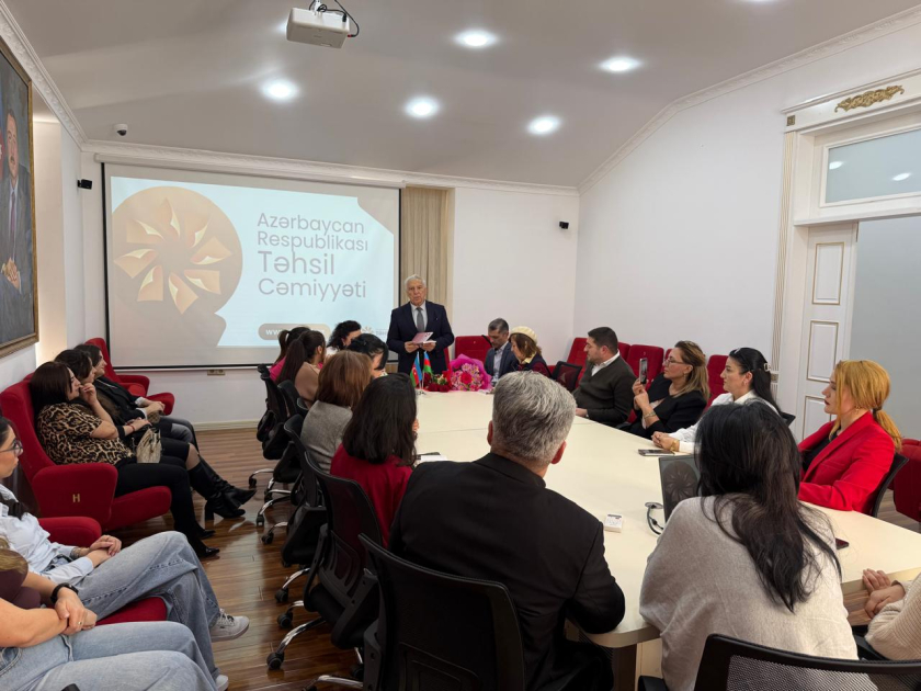 Bəxtiyar Vahabzadənin sovet dövrü yaradıcılığı haqqında monoqrafiya təqdim edilib - FOTO