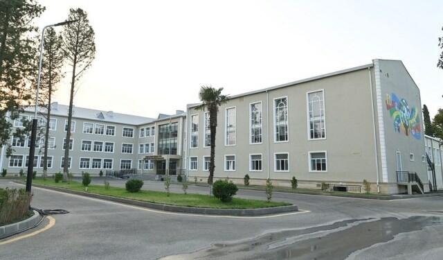 Rusiyada məktəbə silahlı hücum olub