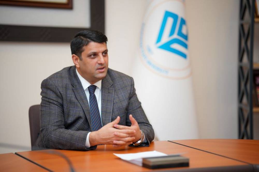 Naxçıvan Dövlət Universitetinin rektoru xaricdə təhsil alacaq rezidentlərlə görüşüb - FOTO