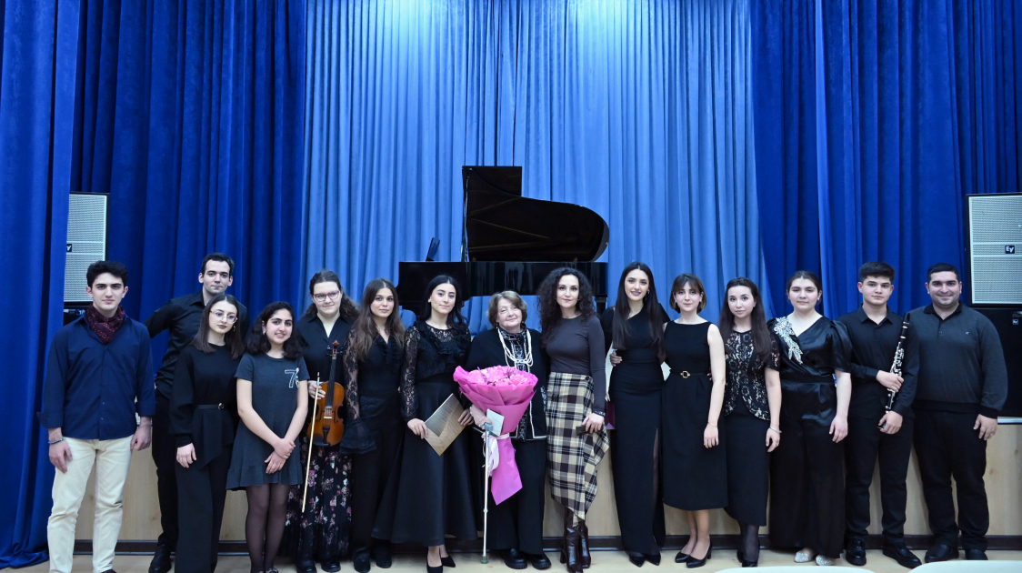 Dövlət Uşaq Filarmoniyasında Qara Qarayevin xatirəsi anılıb - FOTO