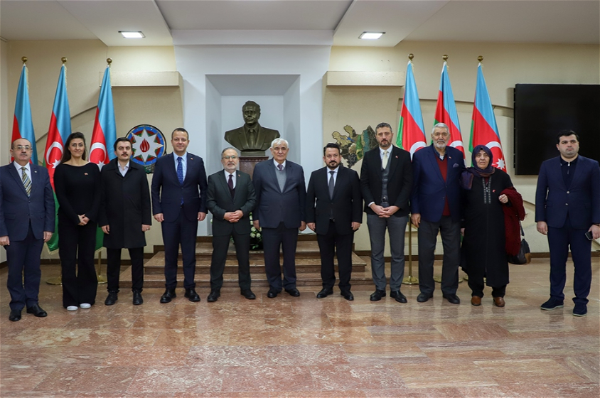 ADU-da Türkiyənin “15 Temmuz Derneği”nin nümayəndə heyəti ilə görüş keçirilib - FOTO