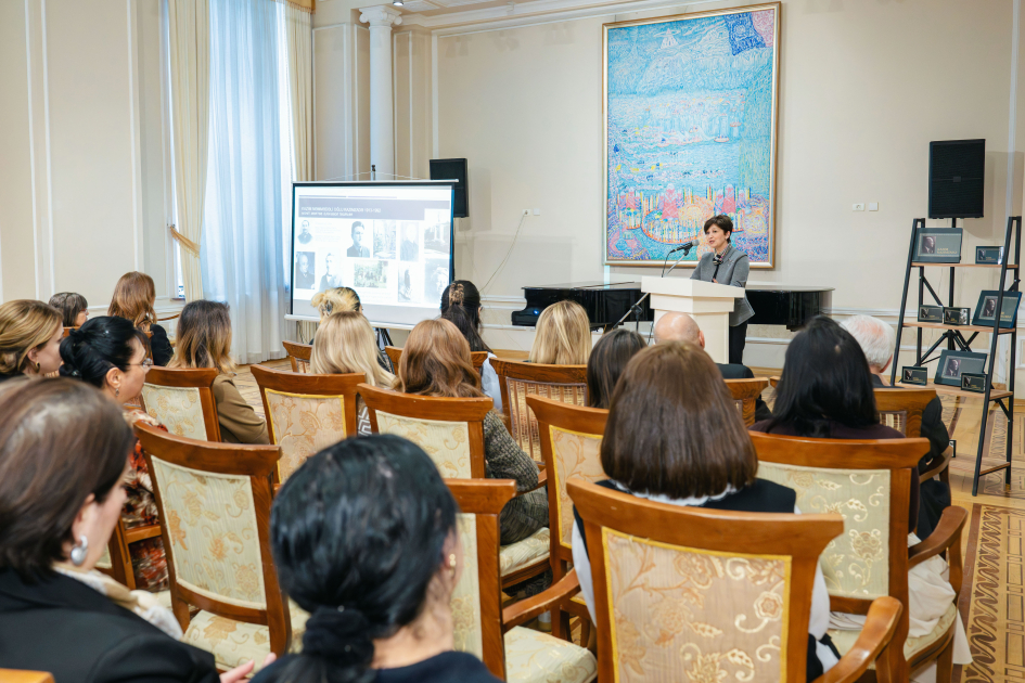 Milli İncəsənət Muzeyinin 90 illiyi çərçivəsində növbəti mühazirə dinlənilib - FOTO