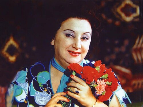 Xalq artisti Şövkət Ələkbərovanın xatirəsi anılır