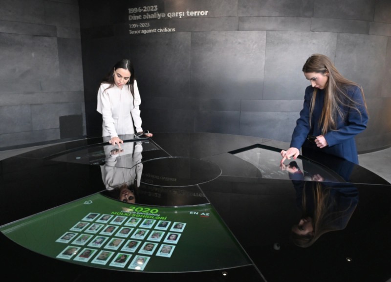 Leyla və Alena Əliyeva Gəncə Memorial Kompleksində 