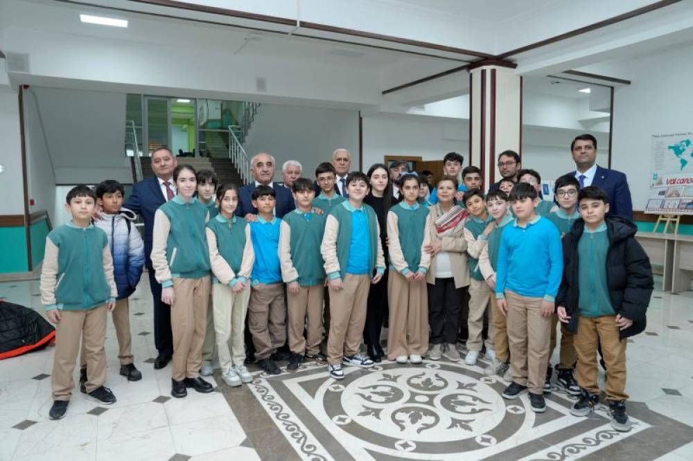 UNEC nümayəndə heyəti Naxçıvanda məktəblilərlə görüşüb - FOTO