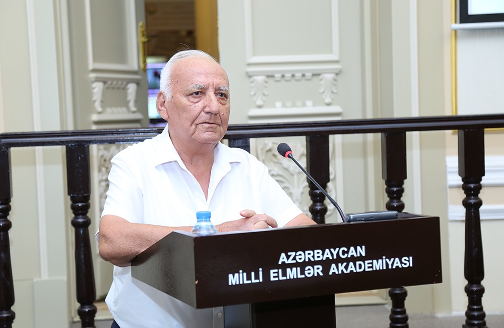 Tarixçilərdən akademikə maraqlı təbrik - FOTO