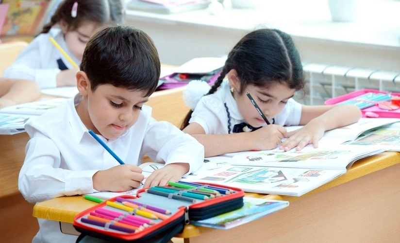 Məktəb nə klubdur, nə də mədrəsə!