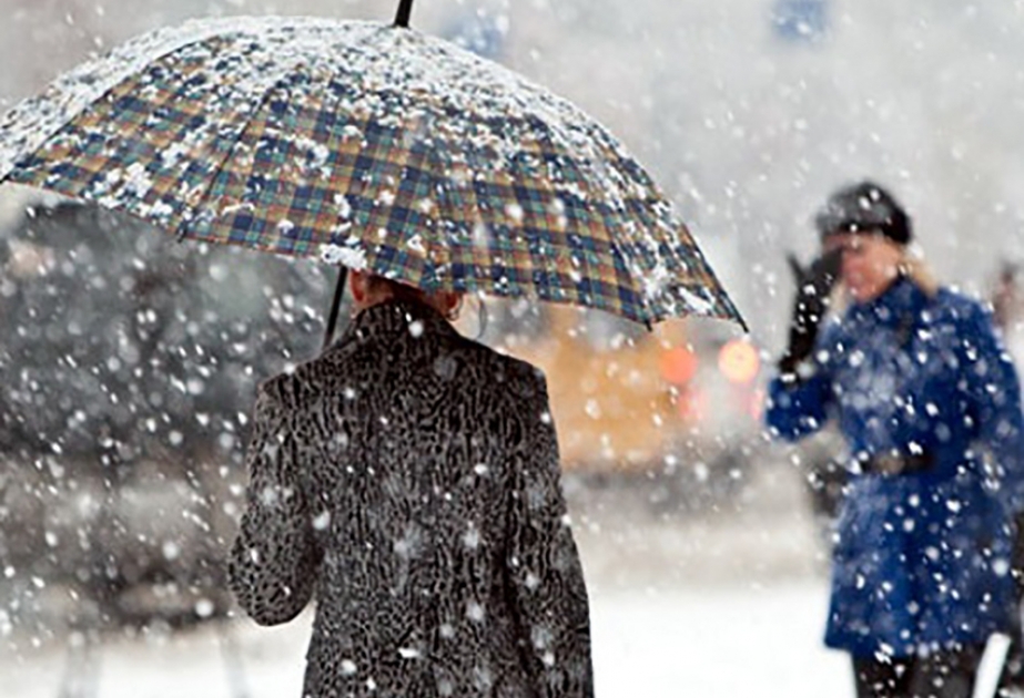 Bəzi bölgələrə qar yağır